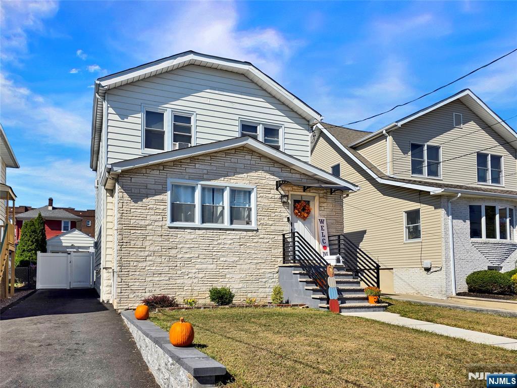 Homes for sale in North Arlington, NJ | 19 Rutherford Pl, North Arlington, NJ 07031 | MLS# 25034015