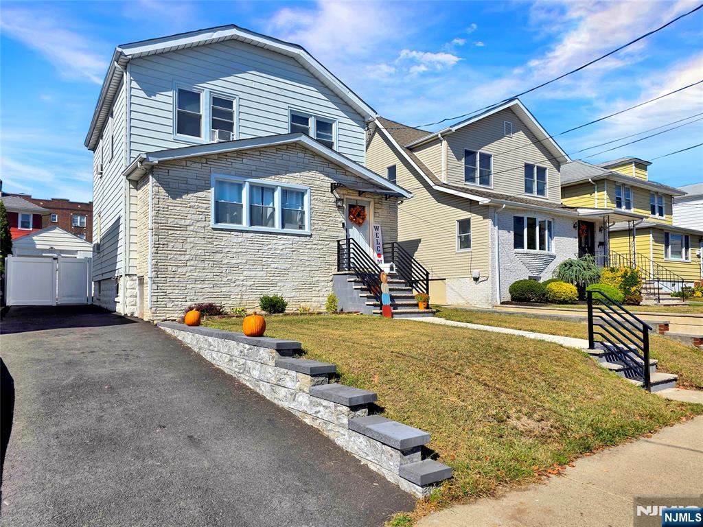 Homes for sale in North Arlington, NJ | 19 Rutherford Pl, North Arlington, NJ 07031 | MLS# 25034015