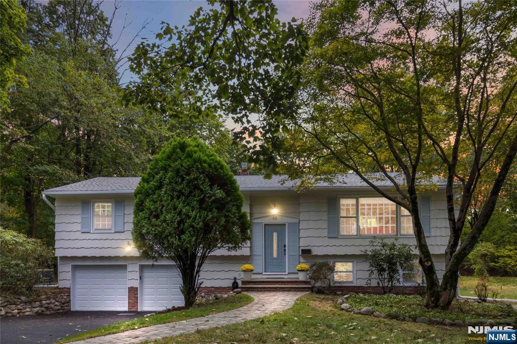 Homes for sale in Allendale, NJ | 45 W Orchard St, Allendale, NJ 07401 | MLS# 25034045