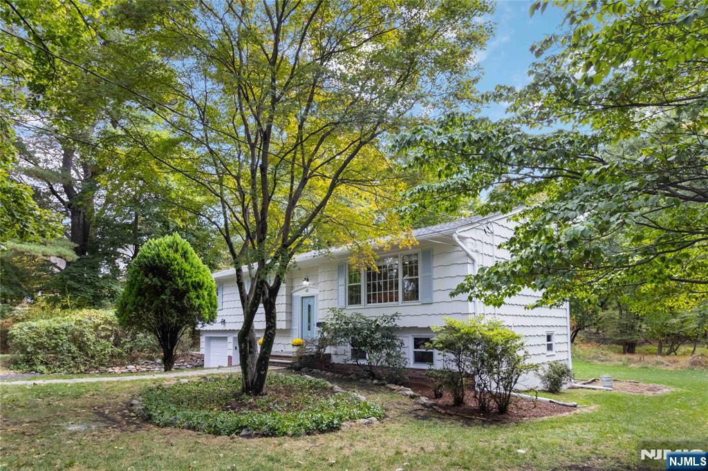 Homes for sale in Allendale, NJ | 45 W Orchard St, Allendale, NJ 07401 | MLS# 25034045