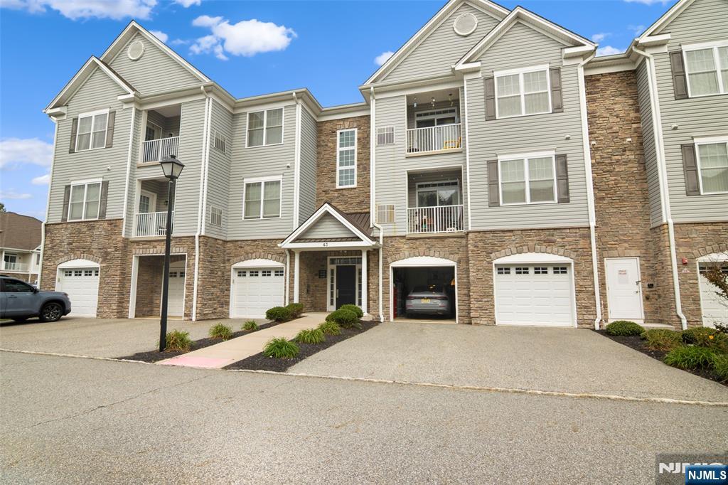 Homes for sale in Wanaque, NJ | 43 Elston Ct #301, Wanaque, NJ 07420 | MLS# 25034071