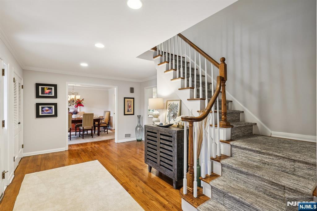 Homes for sale in North Caldwell, NJ | 10 Byron Rd, North Caldwell, NJ 07006 | MLS# 25034107