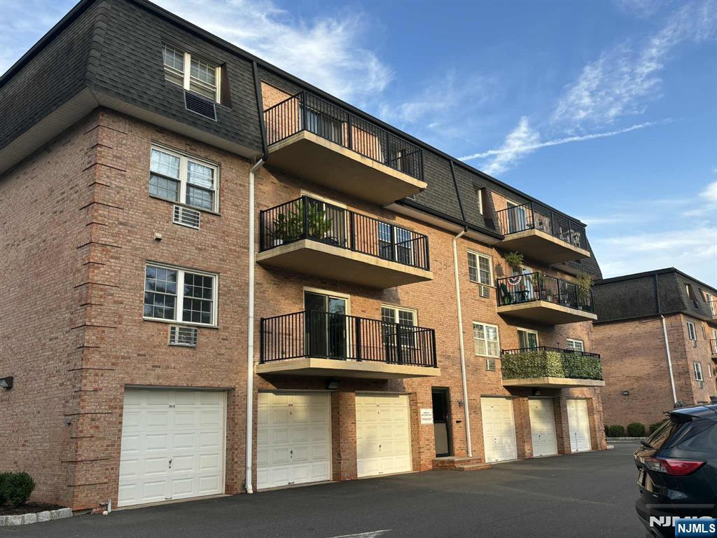 $390,000 Condo