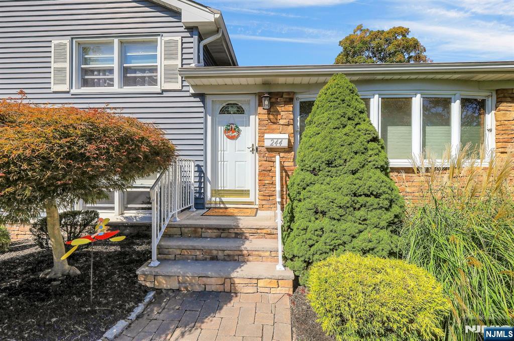 Homes for sale in Twp Of Washington, NJ | 244 Devon Rd, Twp Of Washington, NJ 07676 | MLS# 25034133