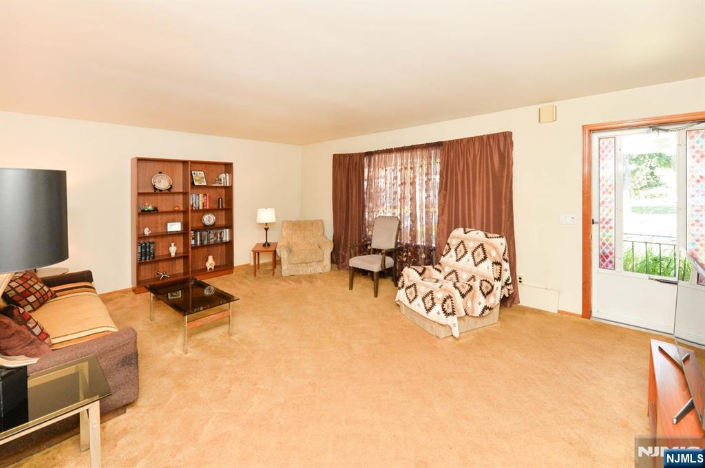 Homes for sale in Wayne, NJ | 48 Alps Rd, Wayne, NJ 07470 | MLS# 25034173