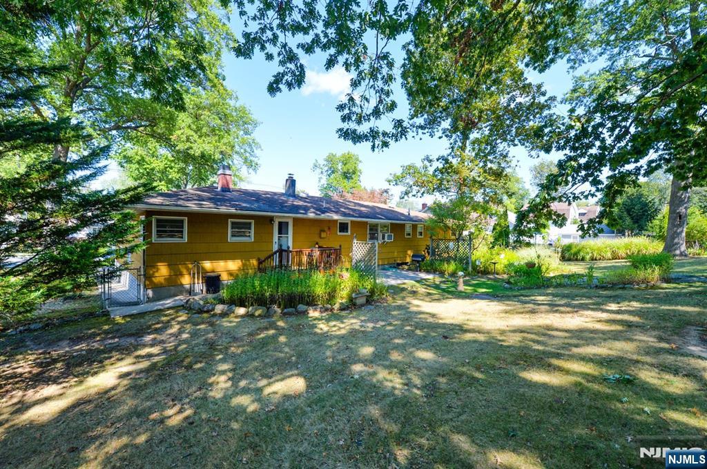 Homes for sale in Wayne, NJ | 48 Alps Rd, Wayne, NJ 07470 | MLS# 25034173