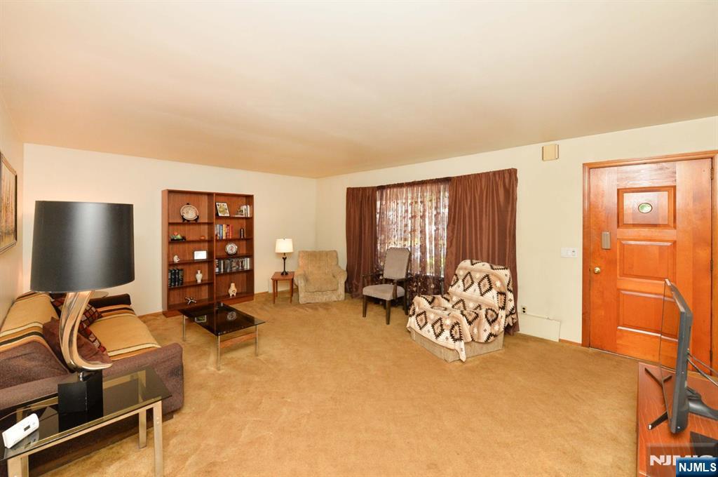 Homes for sale in Wayne, NJ | 48 Alps Rd, Wayne, NJ 07470 | MLS# 25034173