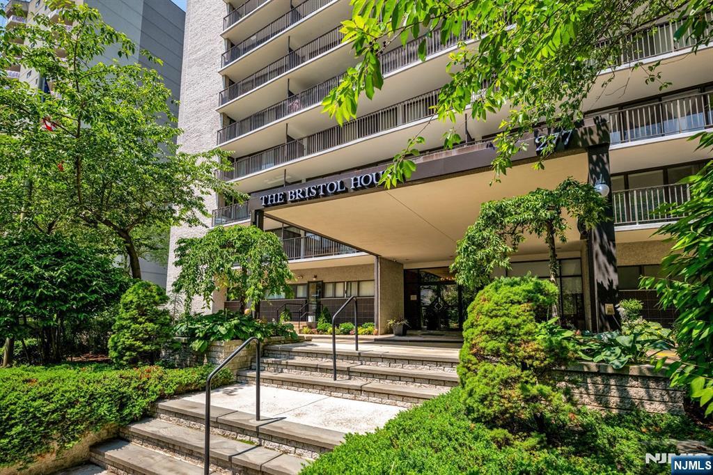 Homes for sale in Hackensack, NJ | 277 Prospect #10B, Hackensack, NJ 07601 | MLS# 25034325