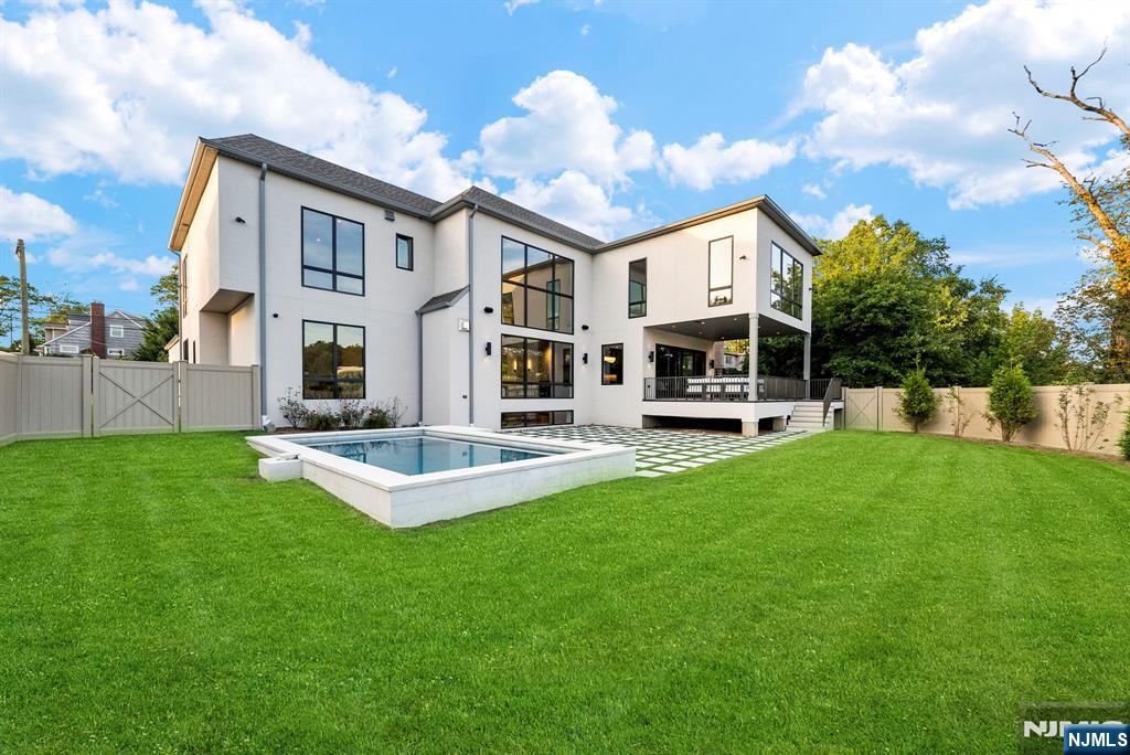 Homes for sale in Englewood Cliffs, NJ | 577 Floyd St, Englewood Cliffs, NJ 07632 | MLS# 25034367