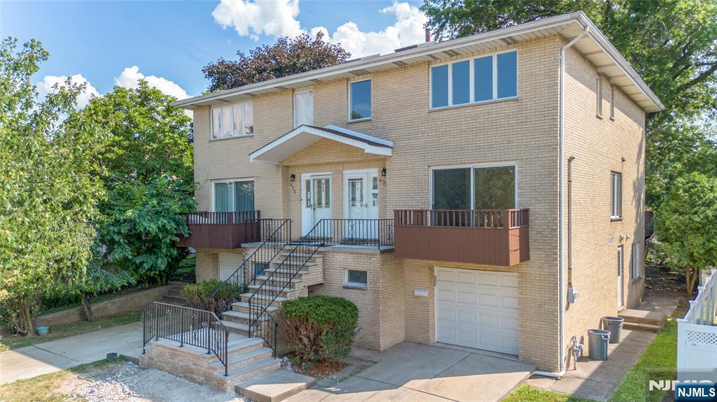 $956,000 Townhouse