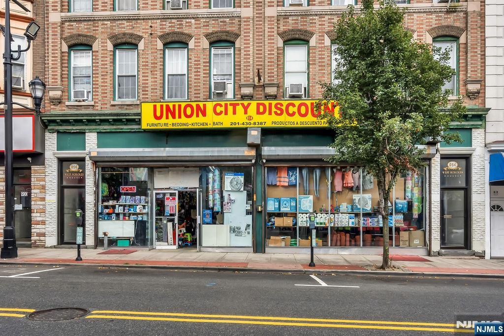 402 Broad Avenue, Palisades Park, NJ, 07650