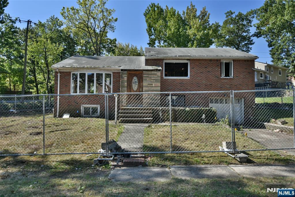 $999,000 Contemporary