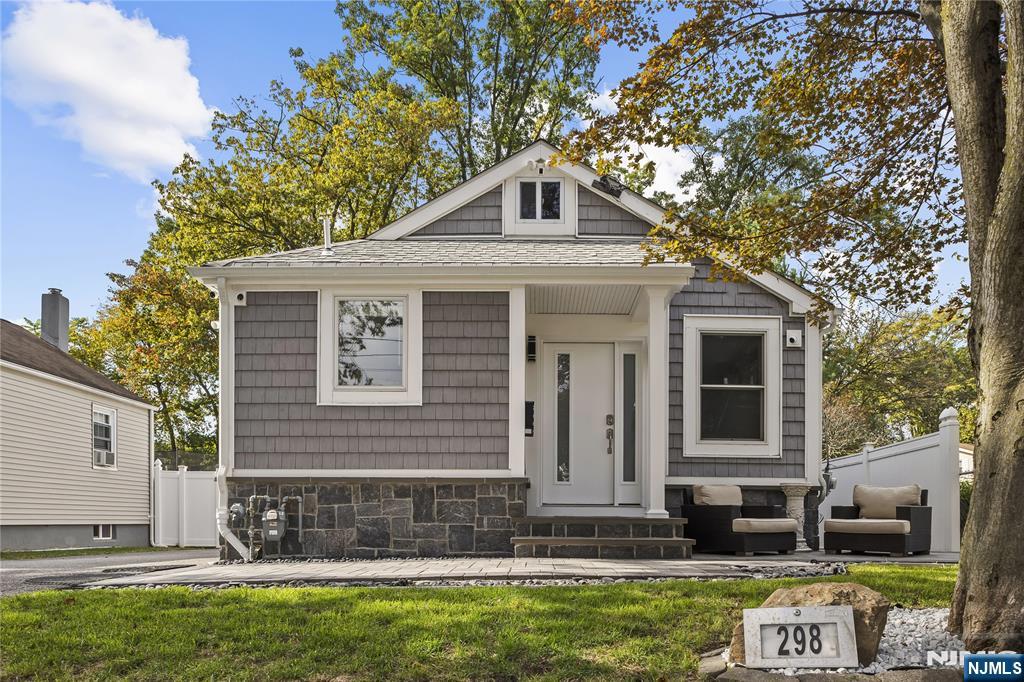 Homes for sale in Hawthorne, NJ | 298 4th Ave, Hawthorne, NJ 07506 | MLS# 25034759