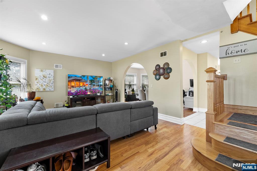 Homes for sale in Hackensack, NJ | 467 Summit Ave, Hackensack, NJ 07601 | MLS# 25034767