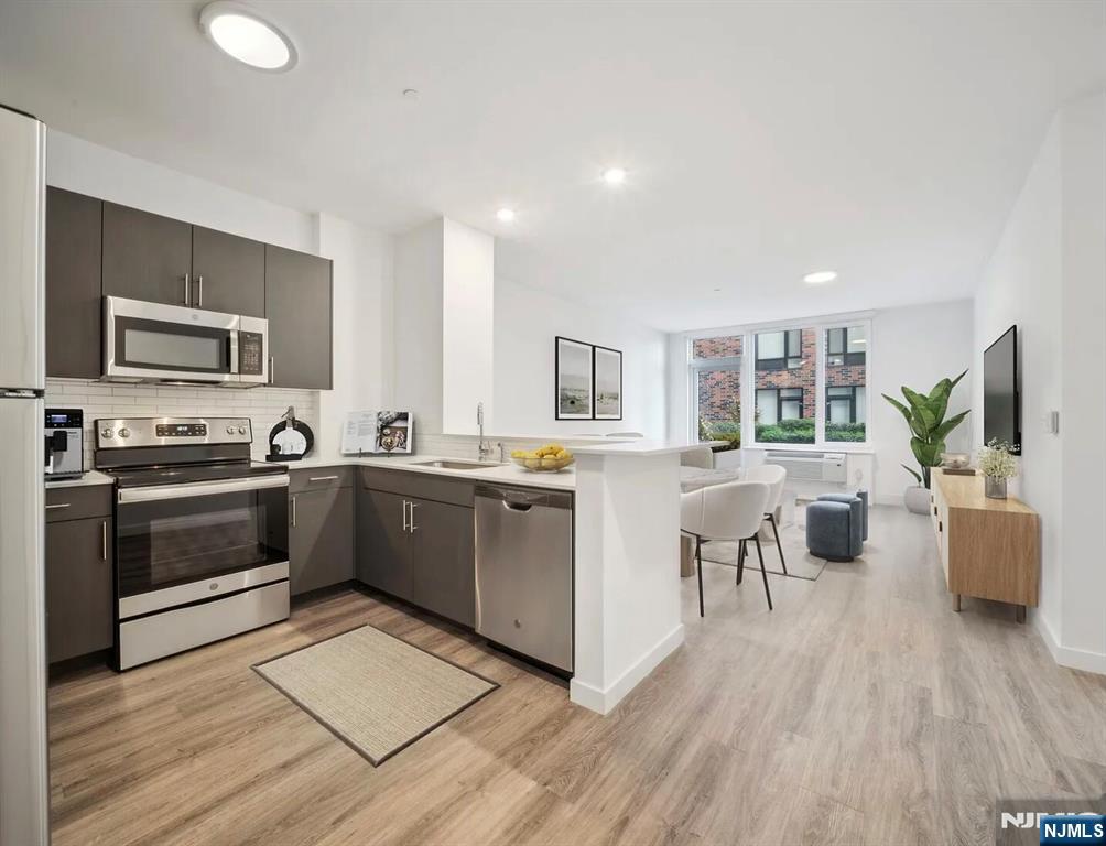 150 Main, #405, Hackensack, NJ 07601 Listing Photo  5