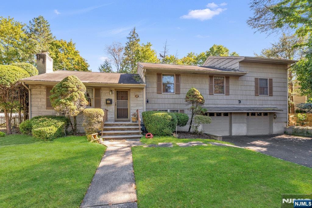 $799,900 Split Level