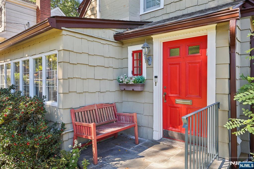 Homes for sale in Ridgewood, NJ | 33 E Glen Ave, Ridgewood, NJ 07450 | MLS# 25034890