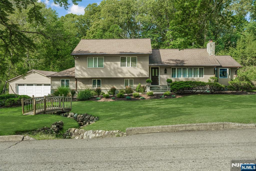 Homes for sale in Oakland, NJ | 23 Chuckanutt Dr, Oakland, NJ 07436 | MLS# 25034917