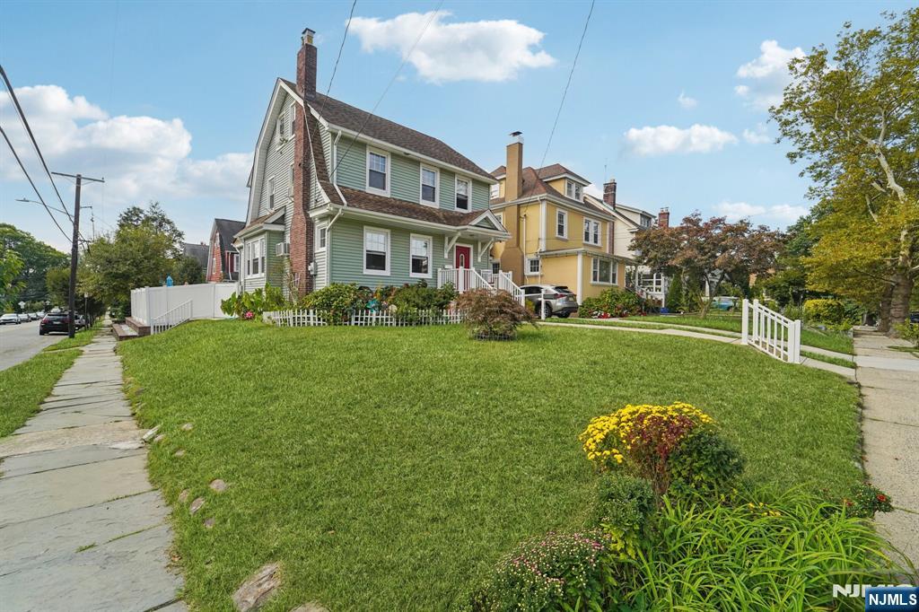 $549,900 Colonial
