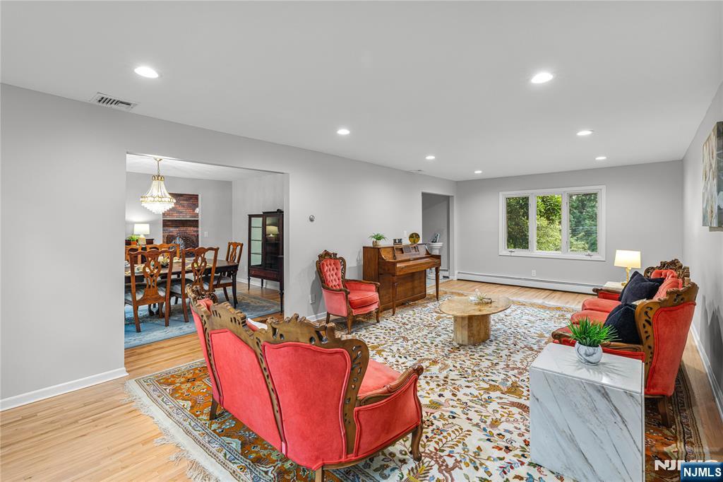 Homes for sale in Hawthorne, NJ | 6 Old Orchard Dr, Hawthorne, NJ 07506 | MLS# 25034997