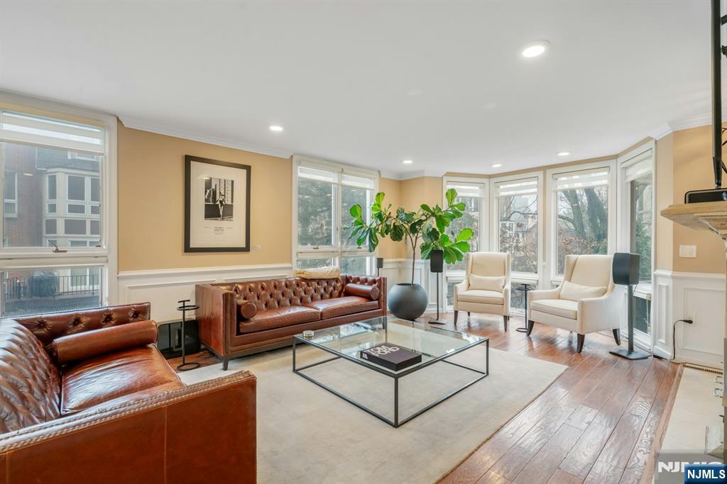 Homes for sale in Fort Lee, NJ | 110 Kensington Dr, Fort Lee, NJ 07024 | MLS# 25035032