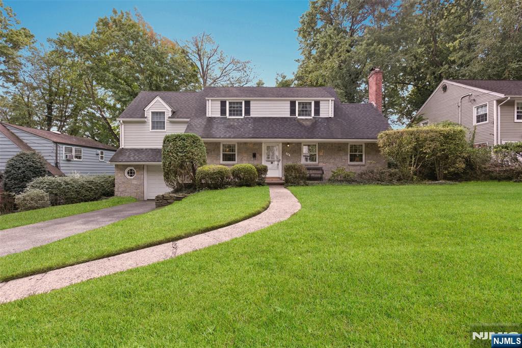 $925,000 Cape Cod