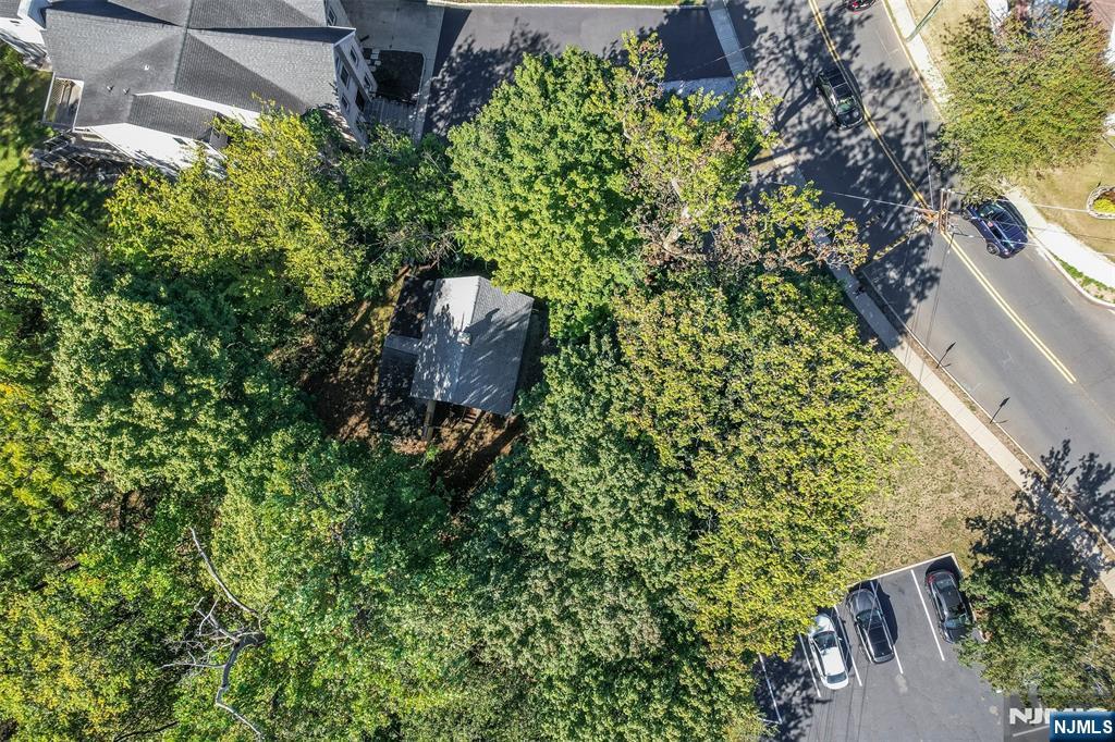 Homes for sale in New Milford, NJ | 668 River Rd, New Milford, NJ 07646 | MLS# 25035168