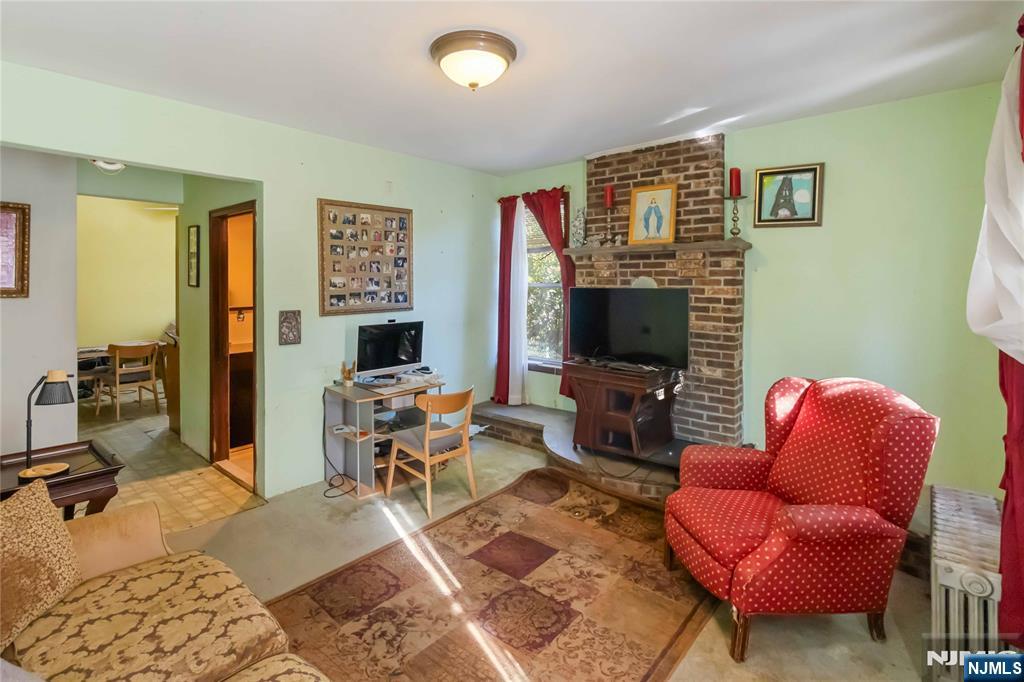 Homes for sale in Montclair, NJ | 27 Grant St, Montclair, NJ 07042 | MLS# 25035173