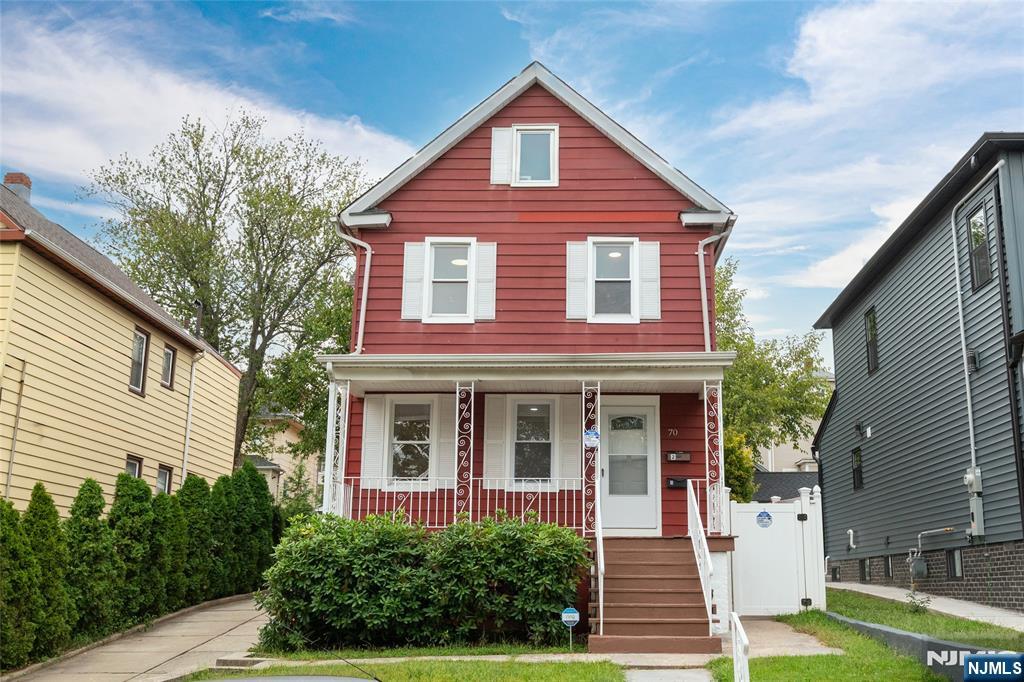 Homes for sale in Ridgefield Park, NJ | 70 Hille Pl, Ridgefield Park, NJ 07660 | MLS# 25035175