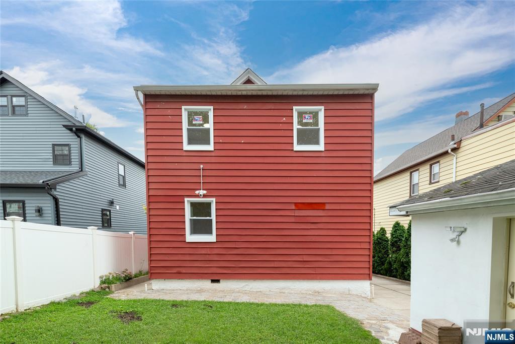 Homes for sale in Ridgefield Park, NJ | 70 Hille Pl, Ridgefield Park, NJ 07660 | MLS# 25035175