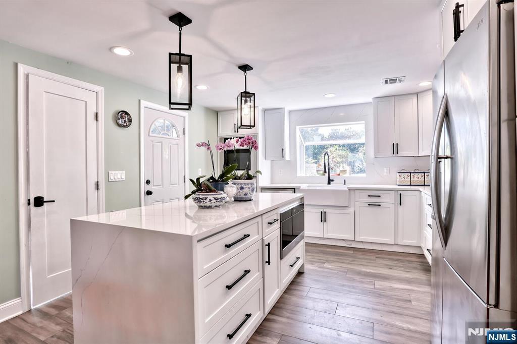 Homes for sale in Fair Lawn, NJ | 9 10 Mansfield Dr, Fair Lawn, NJ 07410 | MLS# 25035206