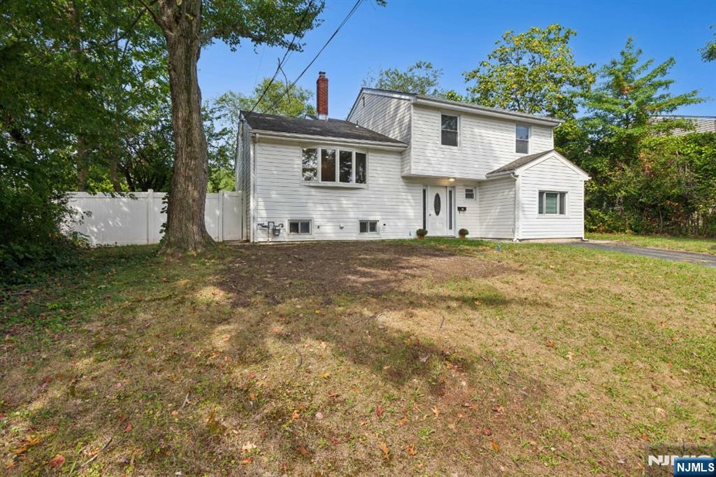 Homes for sale in Edison, NJ | 5 E Waverly Dr, Edison, NJ 08817 | MLS# 25035208