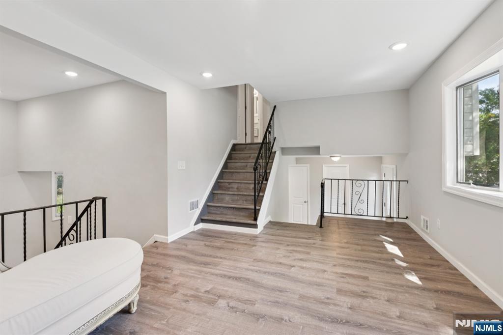 Homes for sale in Edison, NJ | 5 E Waverly Dr, Edison, NJ 08817 | MLS# 25035208