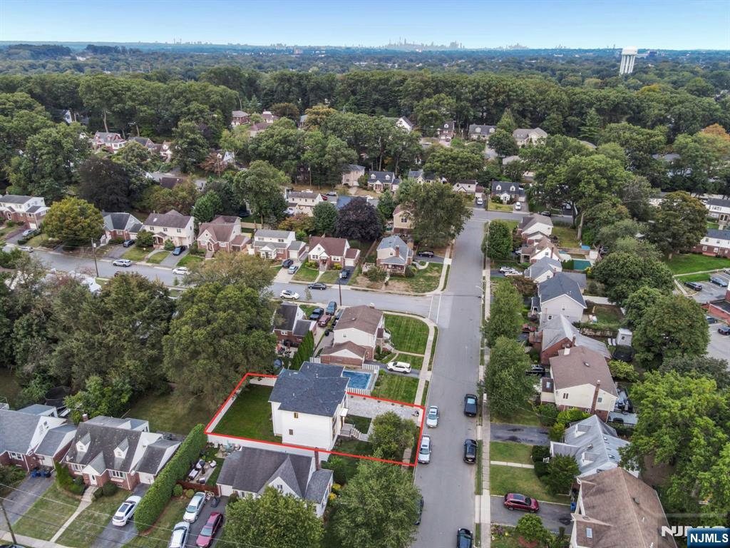 Homes for sale in Fair Lawn, NJ | 13 27 Hedman Pl, Fair Lawn, NJ 07410 | MLS# 25035216