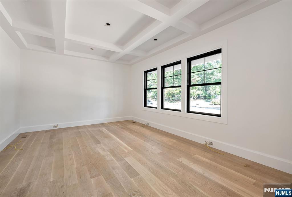 Homes for sale in Upper Saddle River, NJ | 46 Locust Ln, Upper Saddle River, NJ 07458 | MLS# 25035317