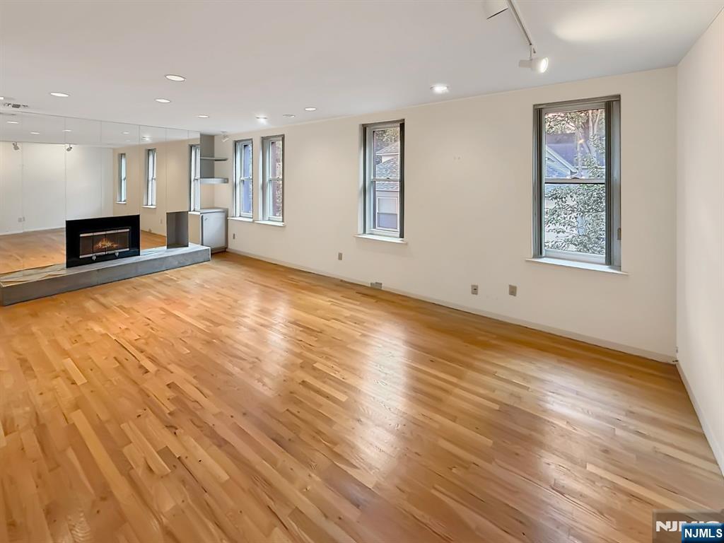 Homes for sale in Englewood, NJ | 109 Grand Ave #4H, Englewood, NJ 07631 | MLS# 25035507