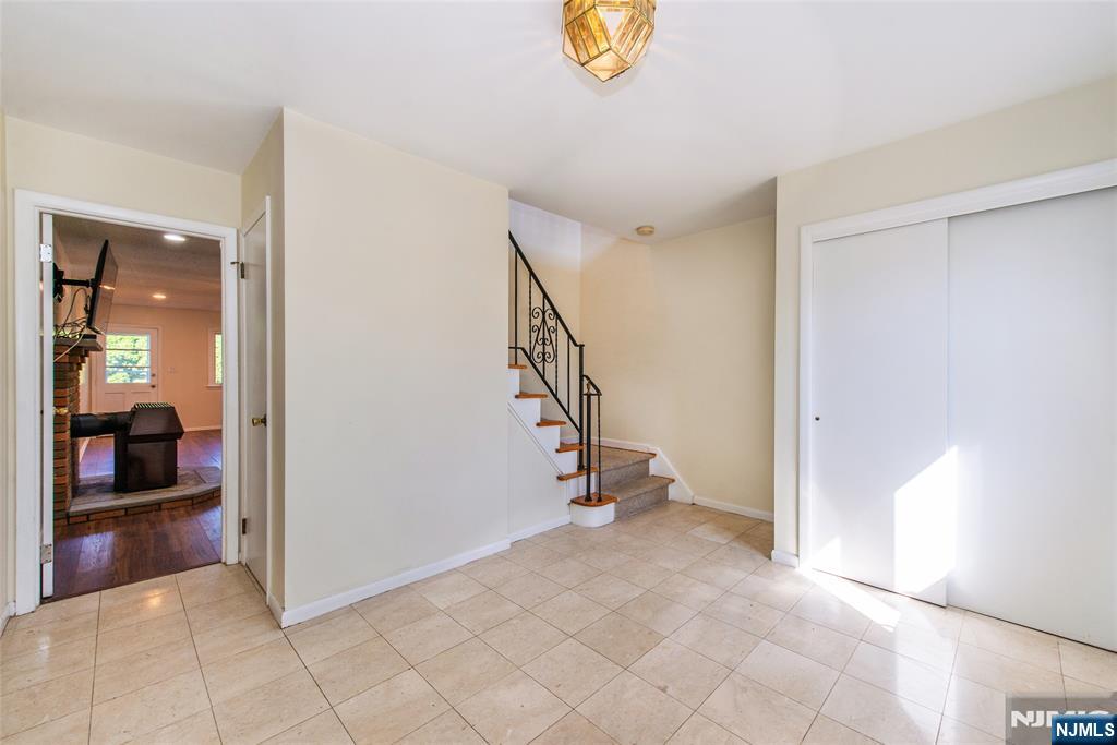 Homes for sale in Wallington, NJ | 11 Roehrs Dr, Wallington, NJ 07057 | MLS# 25035519