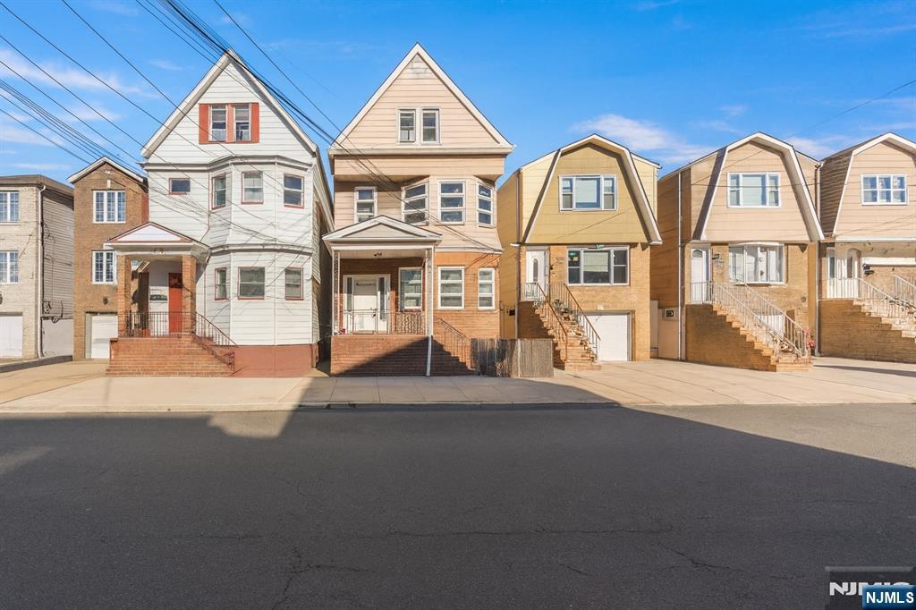 Homes for sale in Harrison, NJ | 36 6th St, Harrison, NJ 07029 | MLS# 25035527