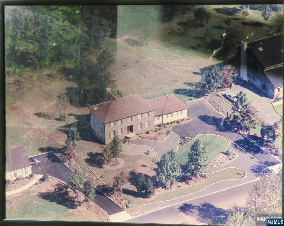 Homes for sale in Warren, NJ | 24 Geiger Ln, Warren, NJ 07059 | MLS# 25035559