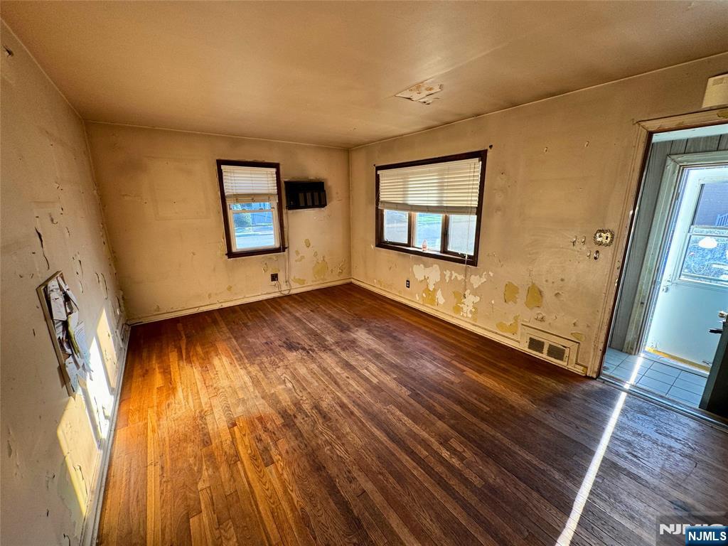 Homes for sale in Fair Lawn, NJ | 3 03 Pickett Pl, Fair Lawn, NJ 07410 | MLS# 25035567