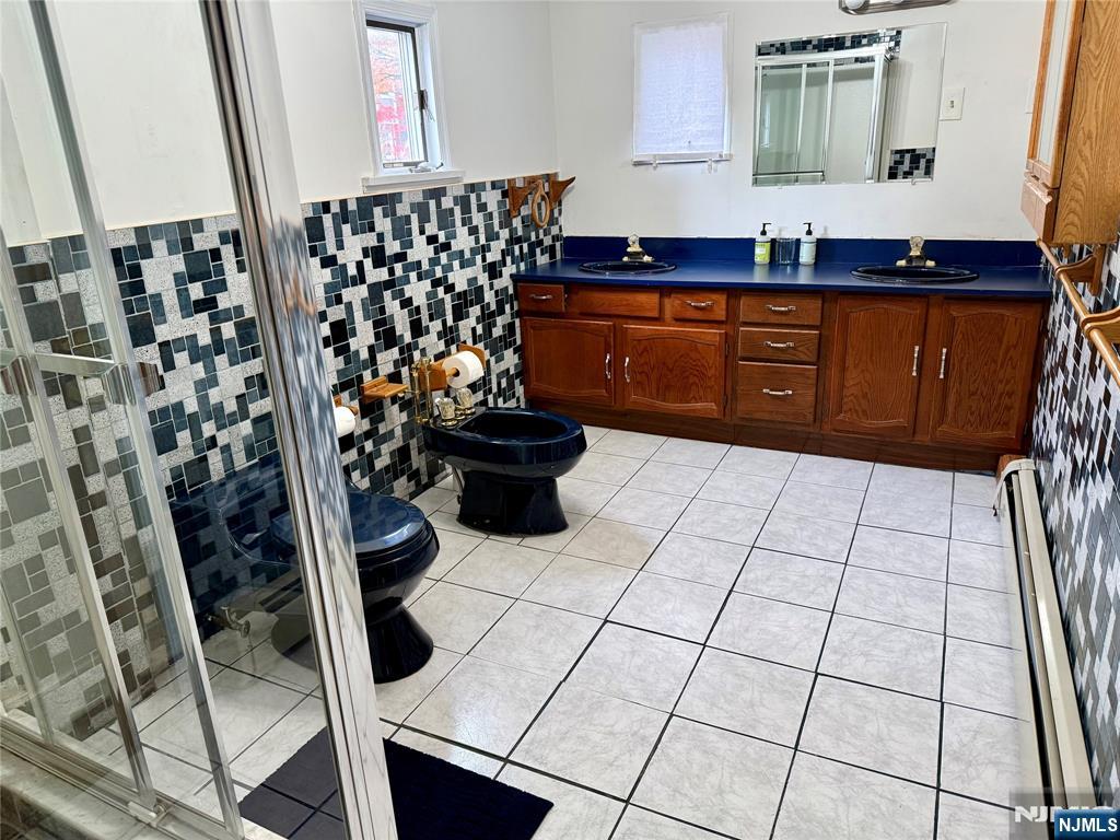 Homes for sale in Teaneck, NJ | 40 Dohrman Ave, Teaneck, NJ 07666 | MLS# 25035586