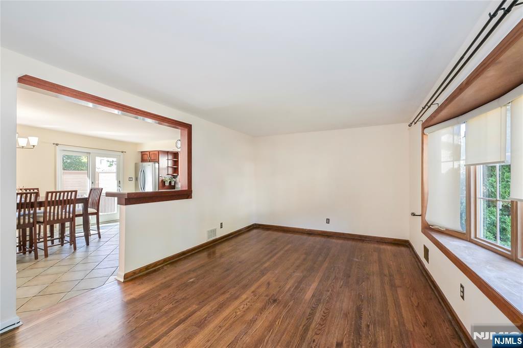 Homes for sale in Rochelle Park, NJ | 17 Oak St, Rochelle Park, NJ 07662 | MLS# 25035667