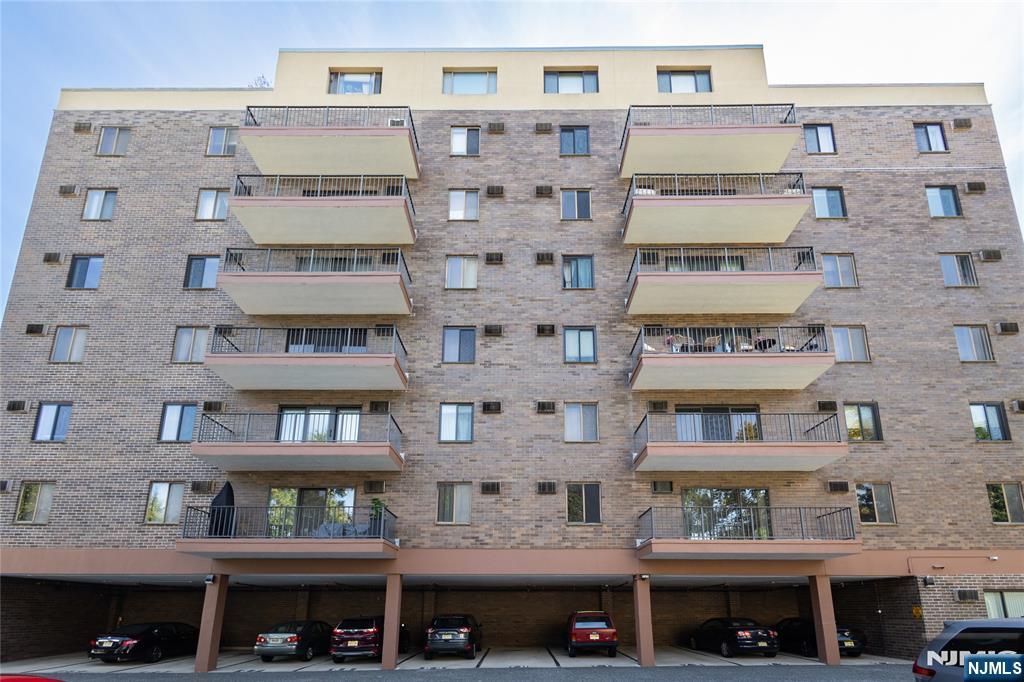 Homes for sale in Hackensack, NJ | 140 Euclid Ave #1H, Hackensack, NJ 07601 | MLS# 25035712