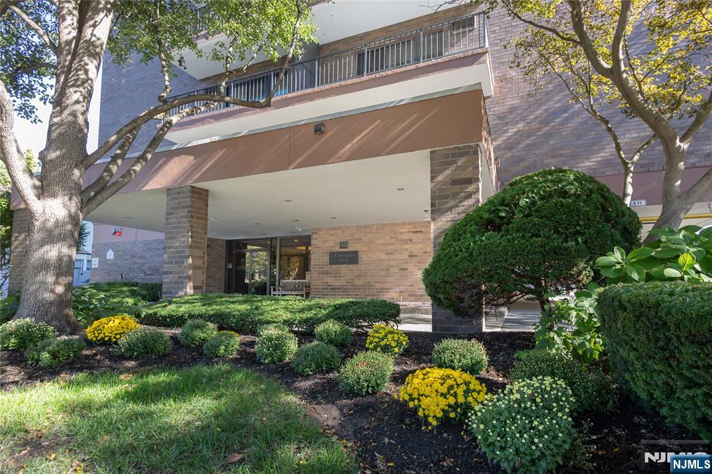 Homes for sale in Hackensack, NJ | 140 Euclid Ave #1H, Hackensack, NJ 07601 | MLS# 25035712