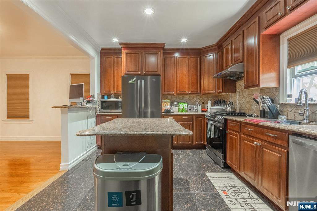 Homes for sale in Ridgefield Park, NJ | 39 Summit St, Ridgefield Park, NJ 07660 | MLS# 25035722