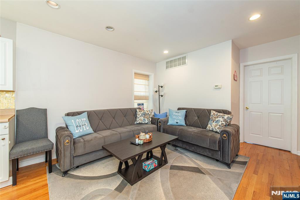 Homes for sale in Hawthorne, NJ | 76 Mohawk Ave, Hawthorne, NJ 07506 | MLS# 25035729