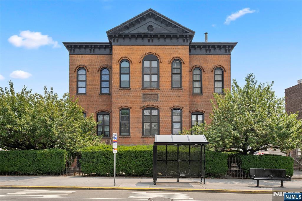$399,000 Condo