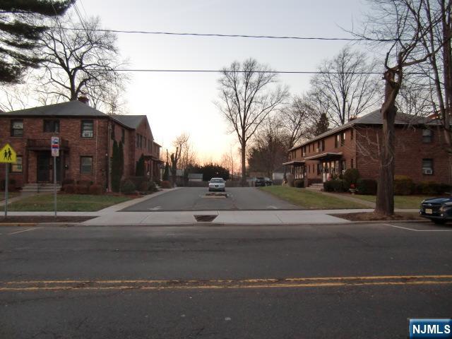 [ click for enlarged photo and details; hover to pause slide show ]