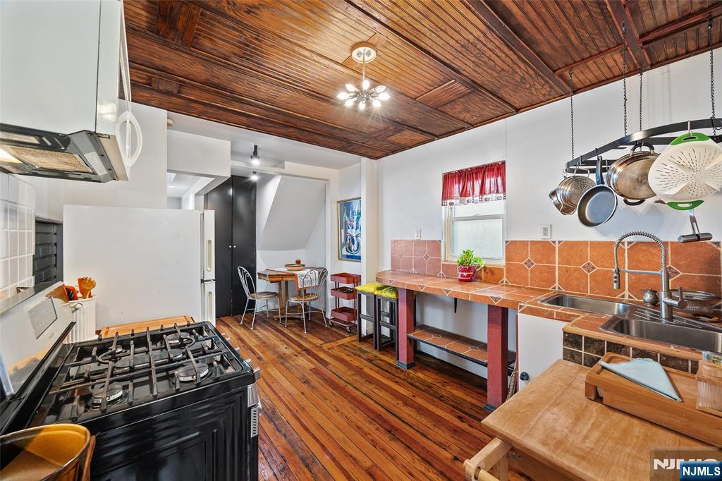 Homes for sale in Palisades Park, NJ | 136 Central Blvd, Palisades Park, NJ 07650 | MLS# 25035790