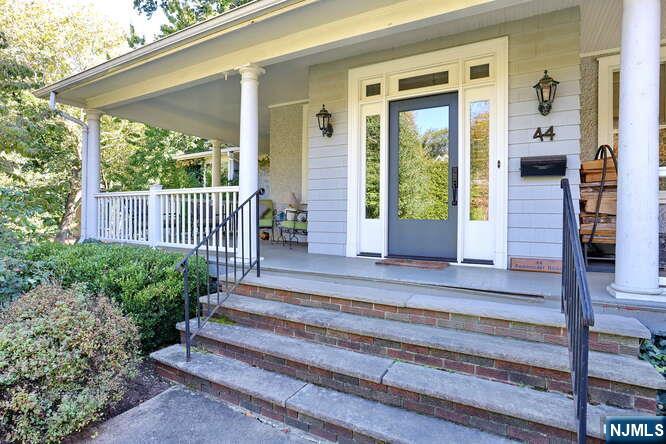 Homes for sale in Ridgewood, NJ | 44 Fairmount Rd, Ridgewood, NJ 07450 | MLS# 25035807